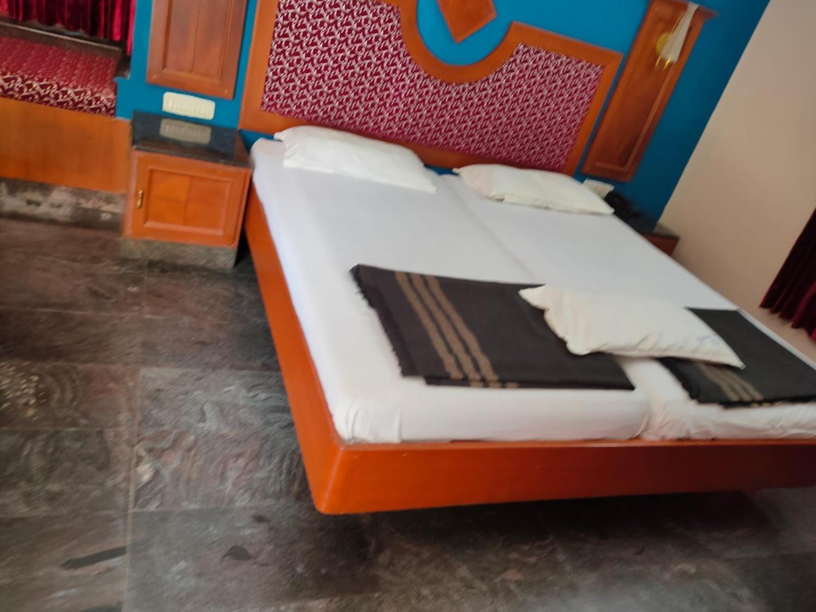Anjana Hotels Theni Exterior foto